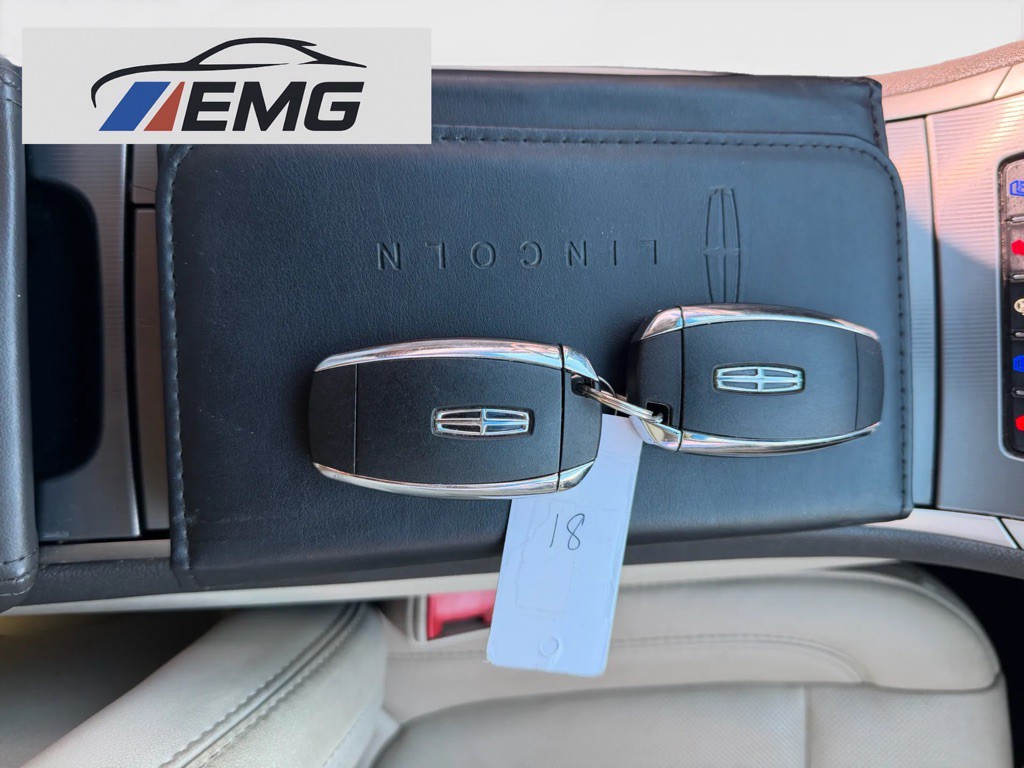 2017 Lincoln MKZ Image 31