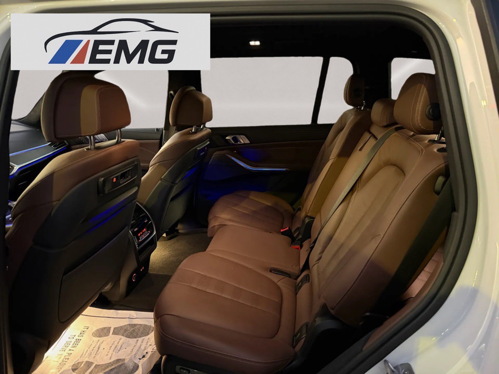 2019 BMW X7 Image 19