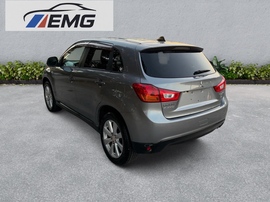 2015 Mitsubishi Outlander Image 8