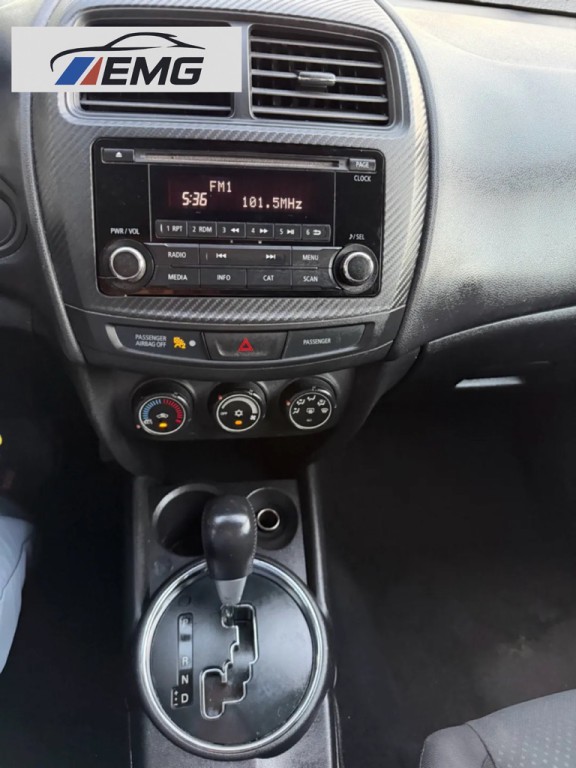 2015 Mitsubishi Outlander Image 11