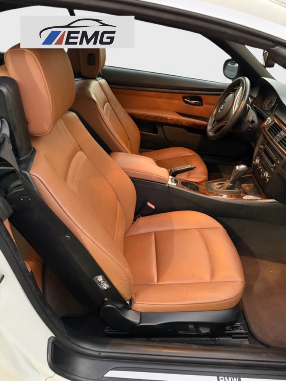 2010 BMW 3 Series Image 10