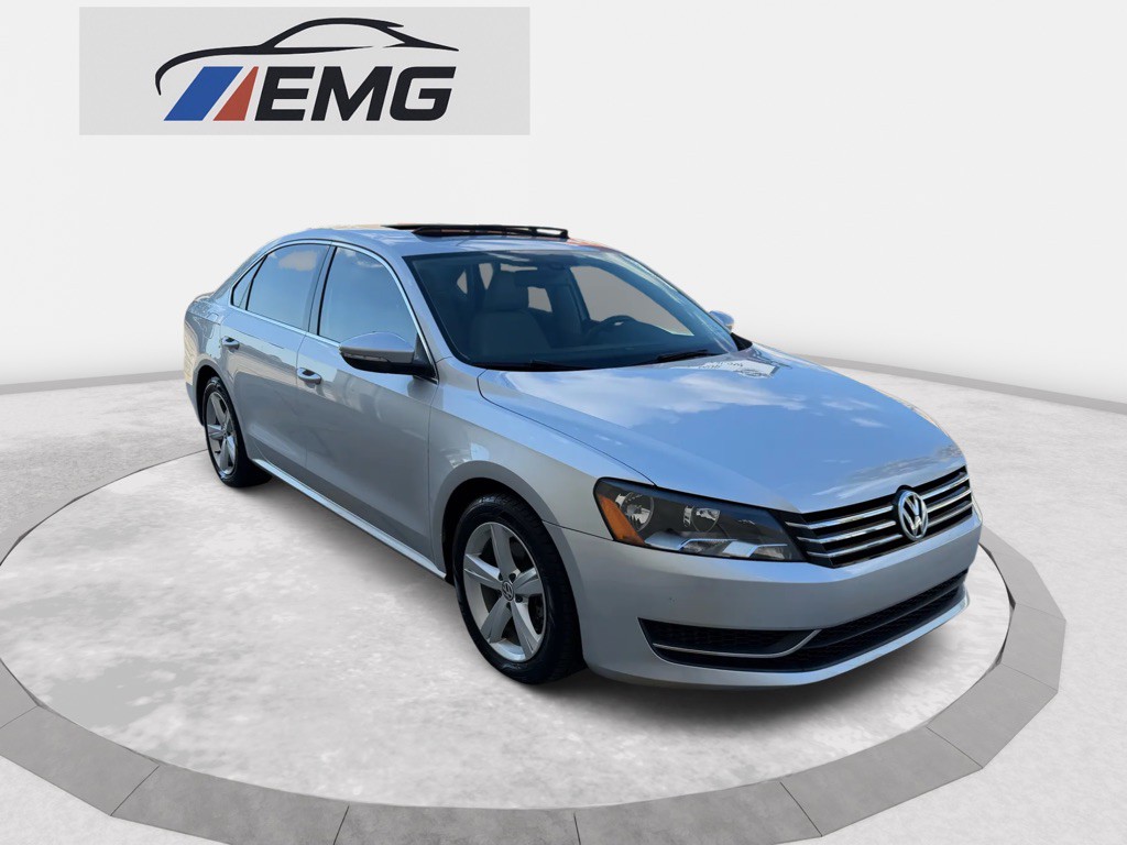 2012 Volkswagen Passat Image 1