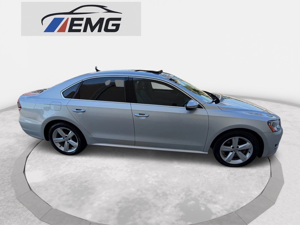 2012 Volkswagen Passat Image 7