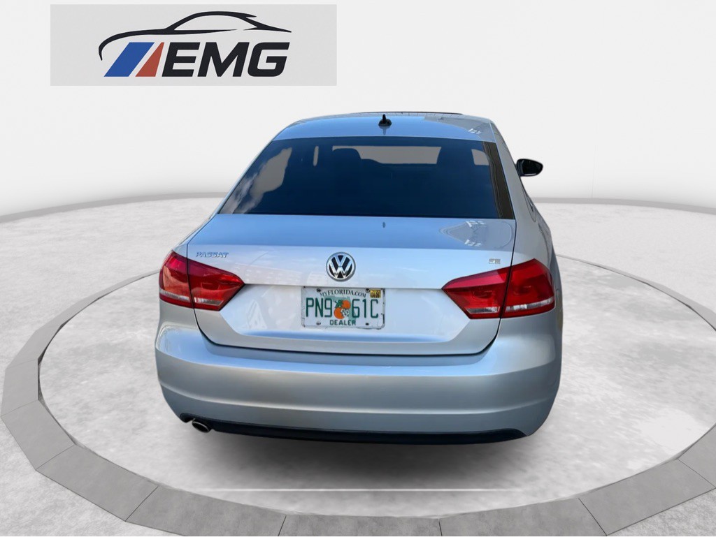 2012 Volkswagen Passat Image 9