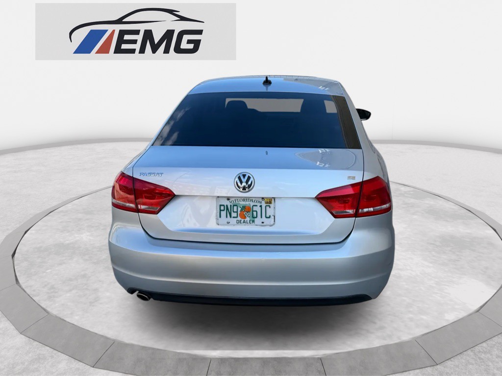 2012 Volkswagen Passat Image 11