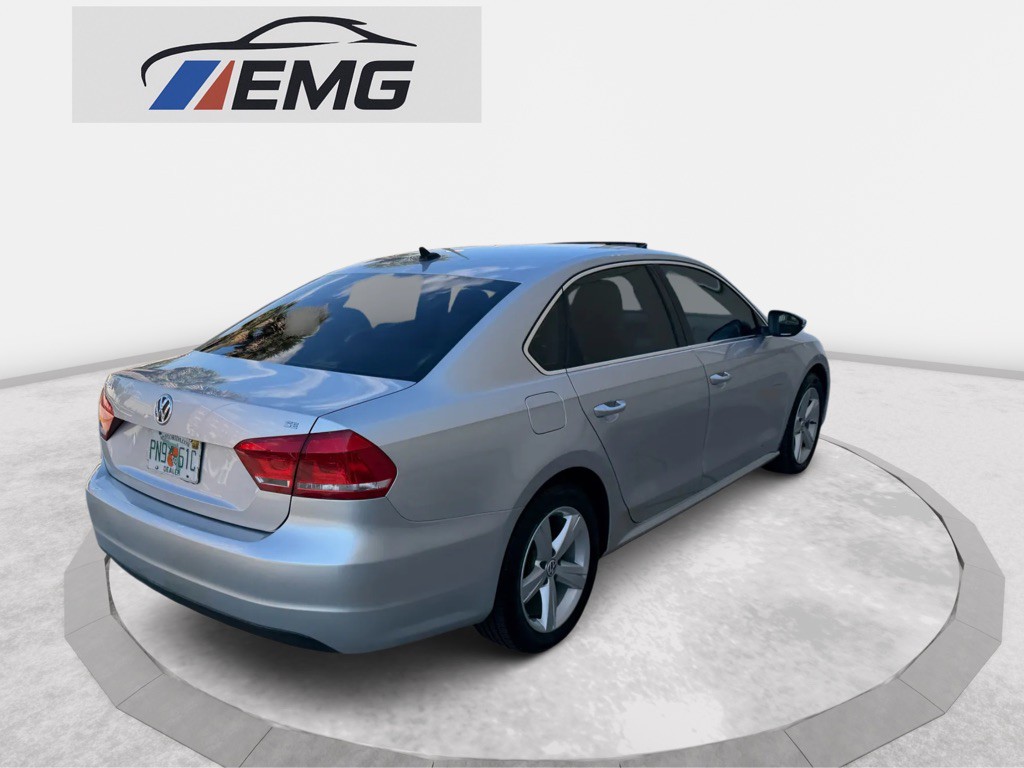2012 Volkswagen Passat Image 12