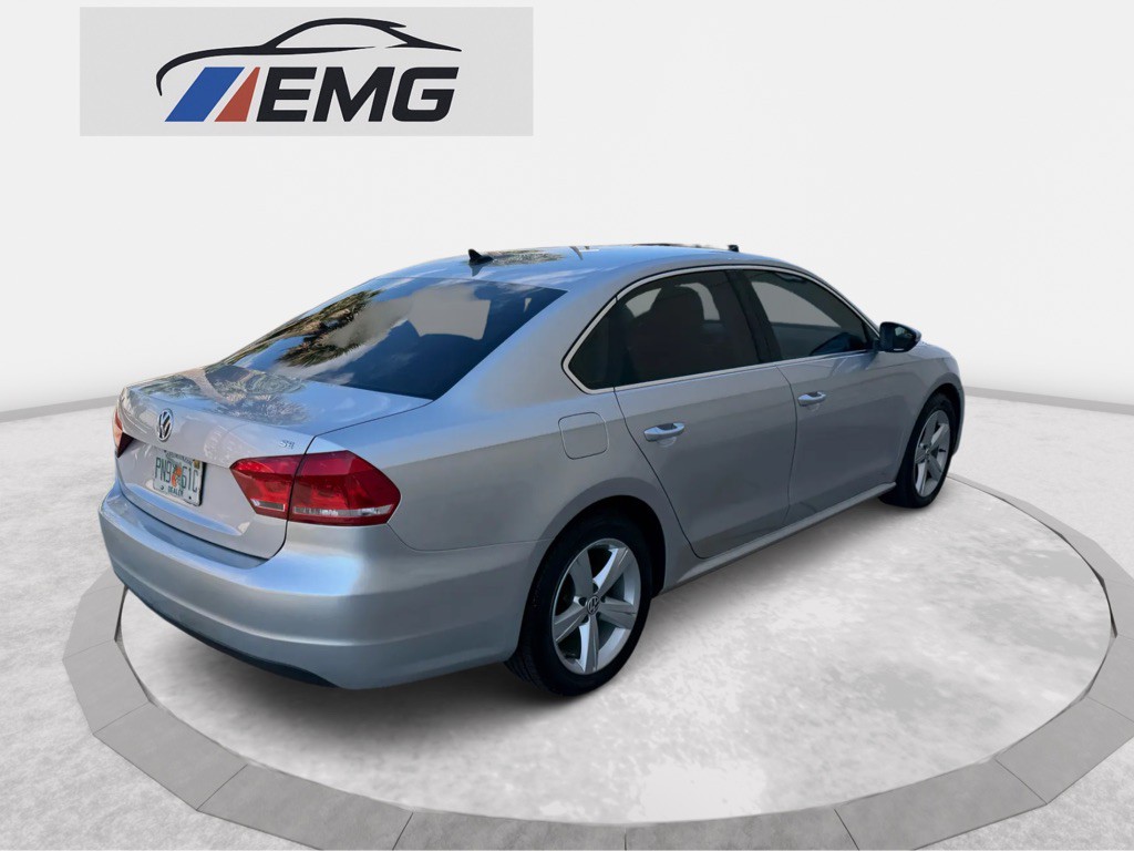 2012 Volkswagen Passat Image 13