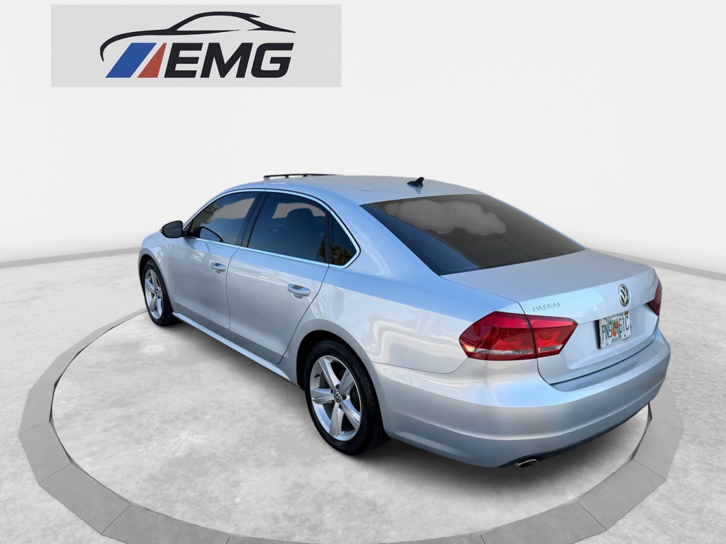 2012 Volkswagen Passat Image 28