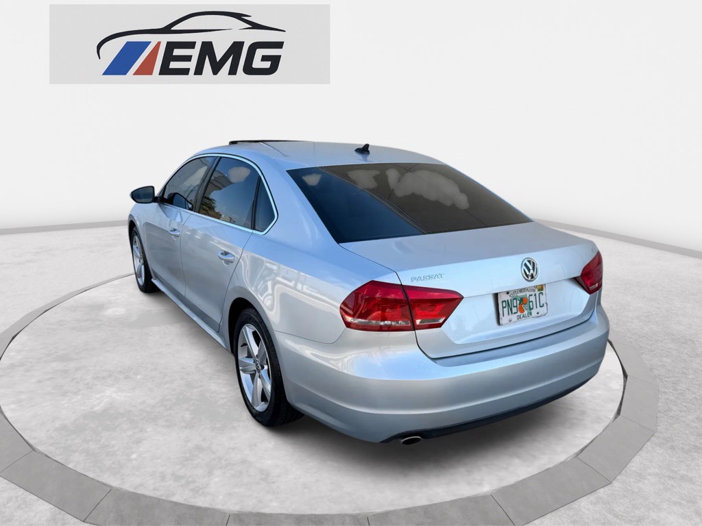 2012 Volkswagen Passat Image 30