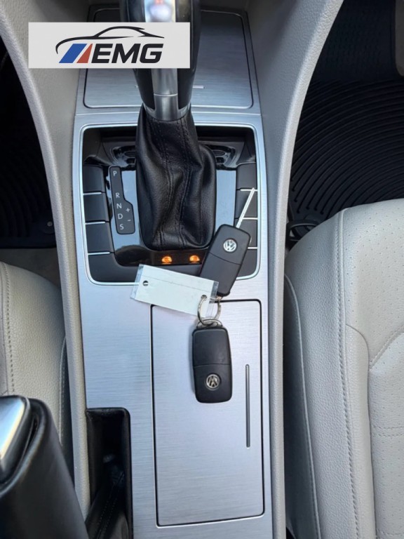 2012 Volkswagen Passat Image 34