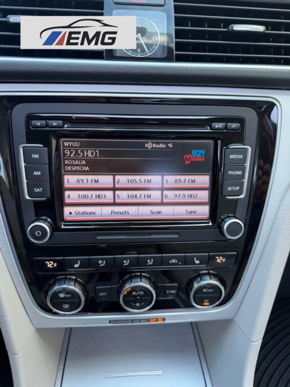 2012 Volkswagen Passat Image 35