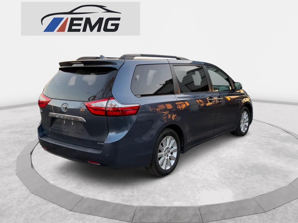 2016 Toyota Sienna Image 4