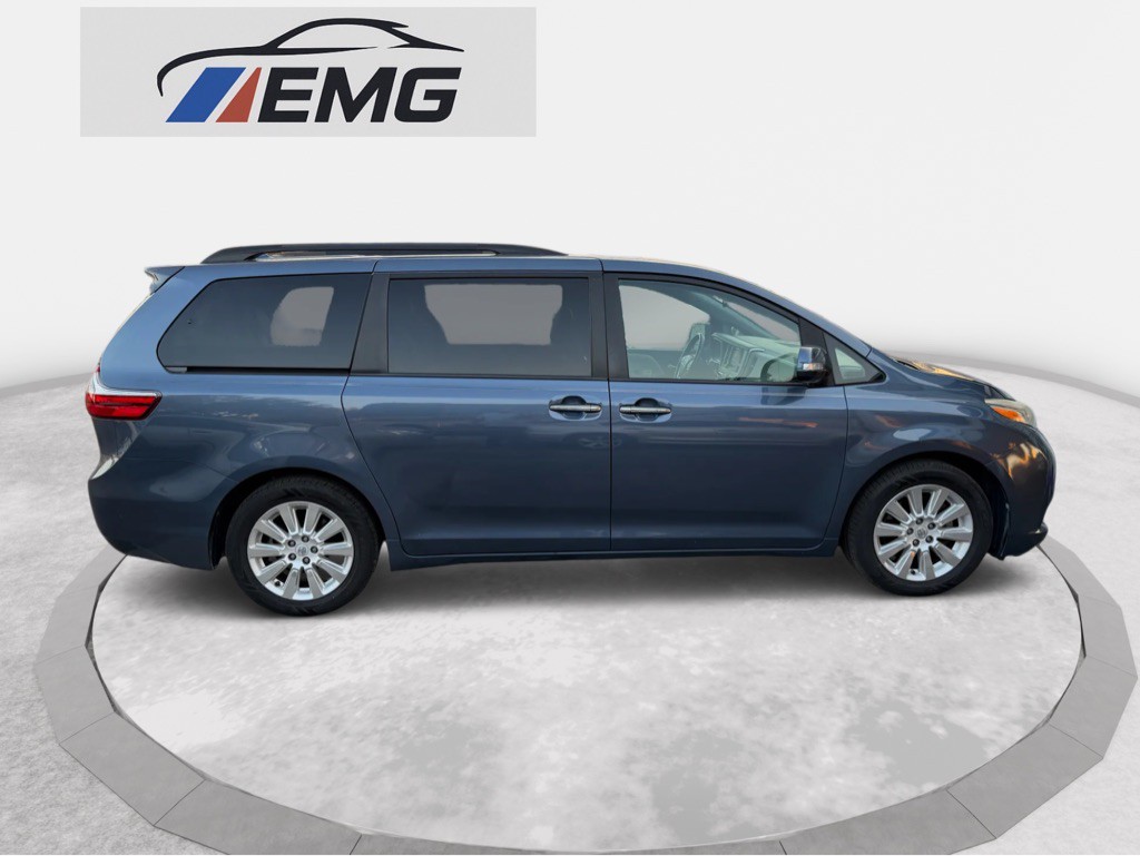 2016 Toyota Sienna Image 6