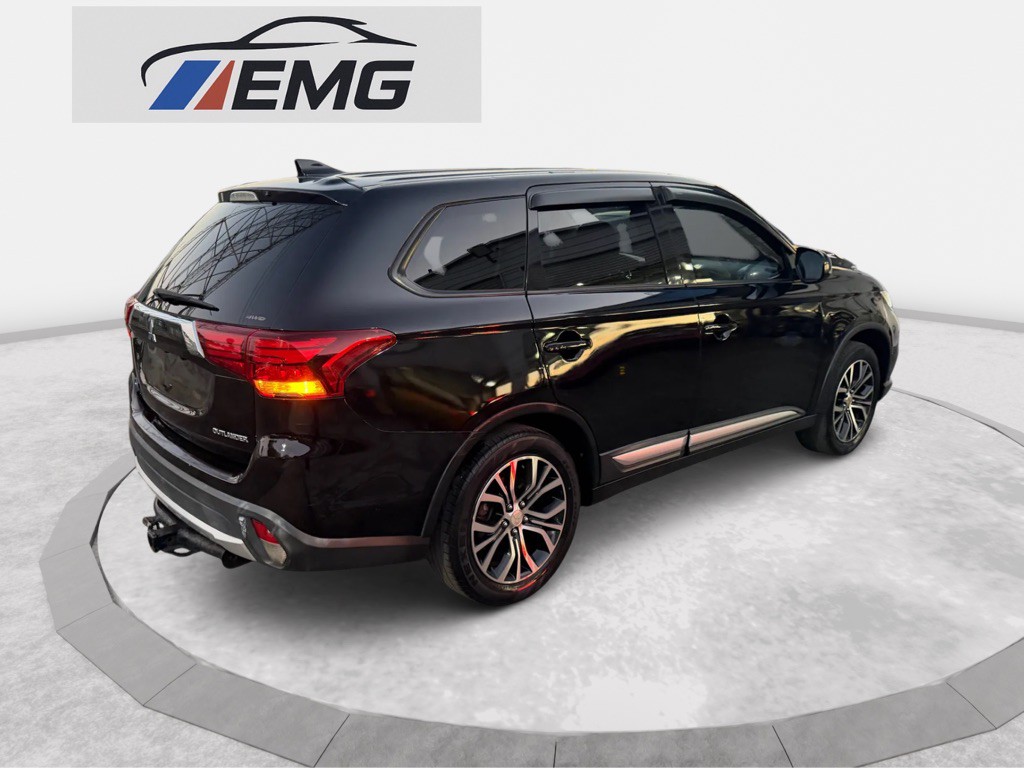 2018 Mitsubishi Outlander Image 4
