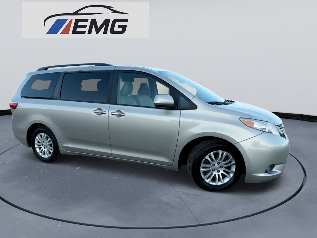 2016 Toyota Sienna Image 6