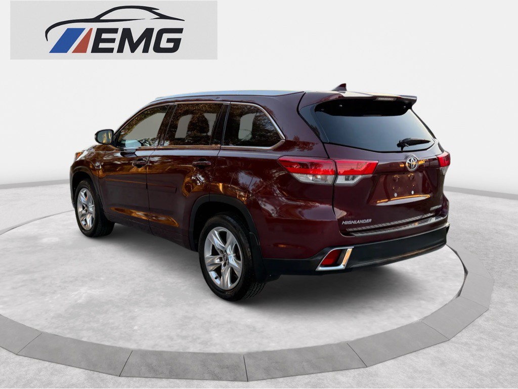 2017 Toyota Highlander Image 6