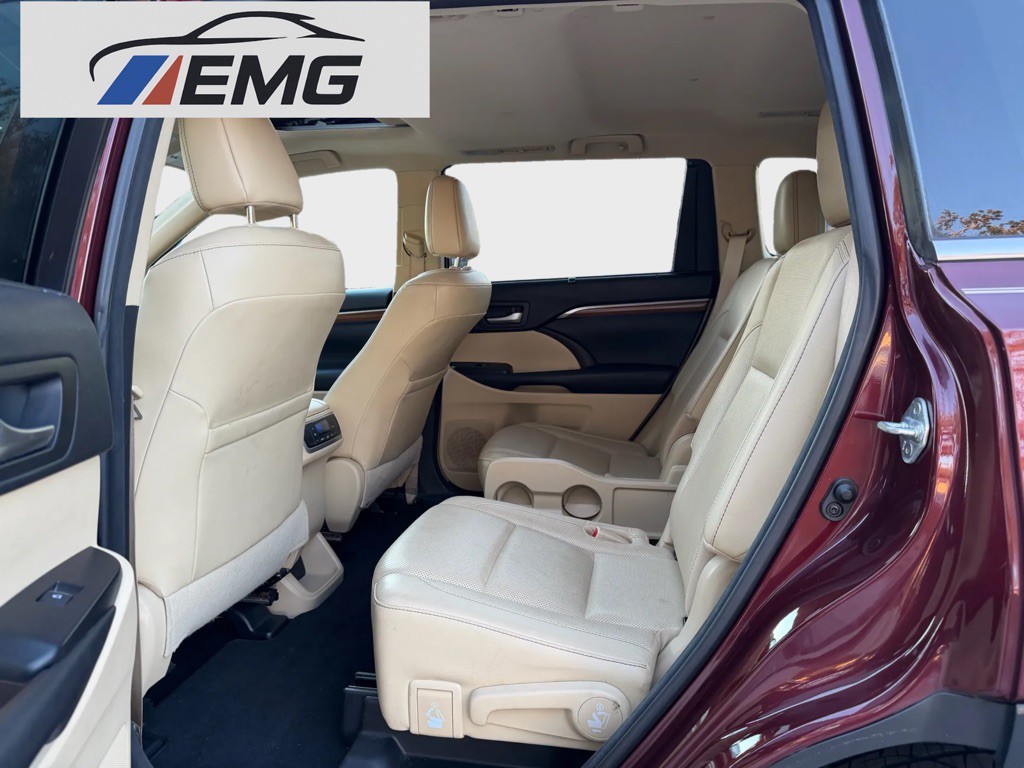 2017 Toyota Highlander Image 8