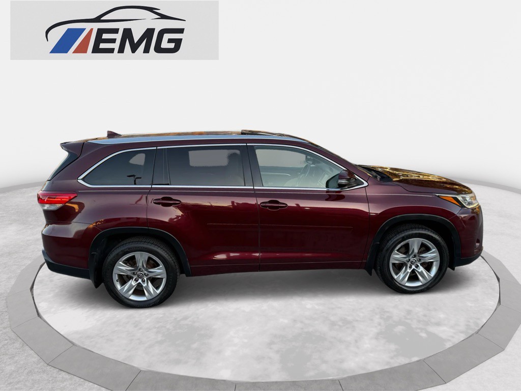2017 Toyota Highlander Image 14