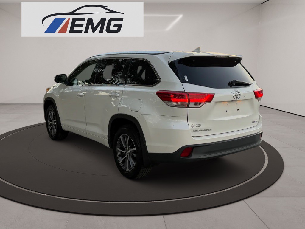 2017 Toyota Highlander Image 7