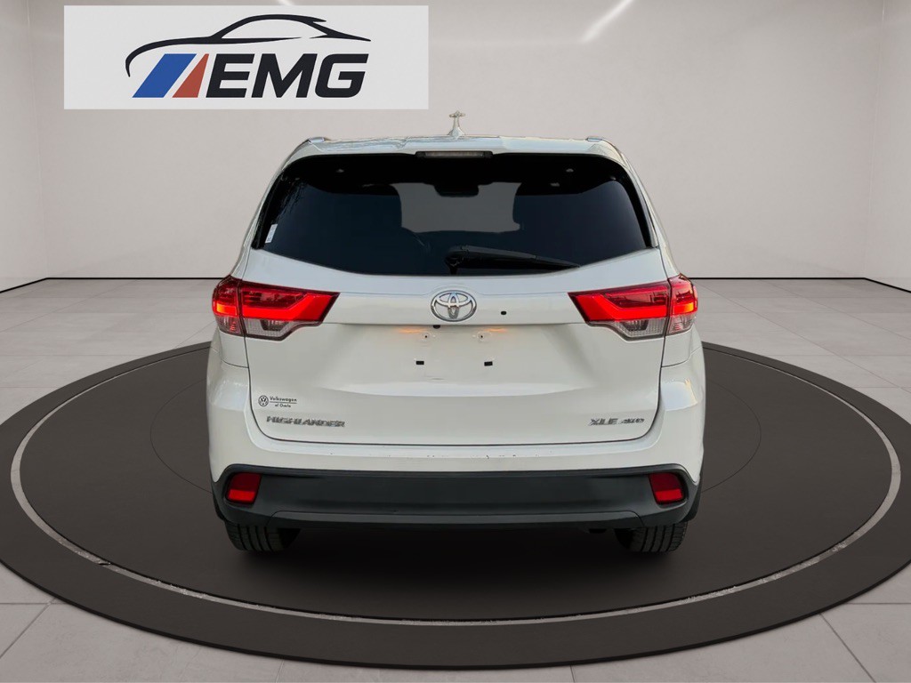 2017 Toyota Highlander Image 8