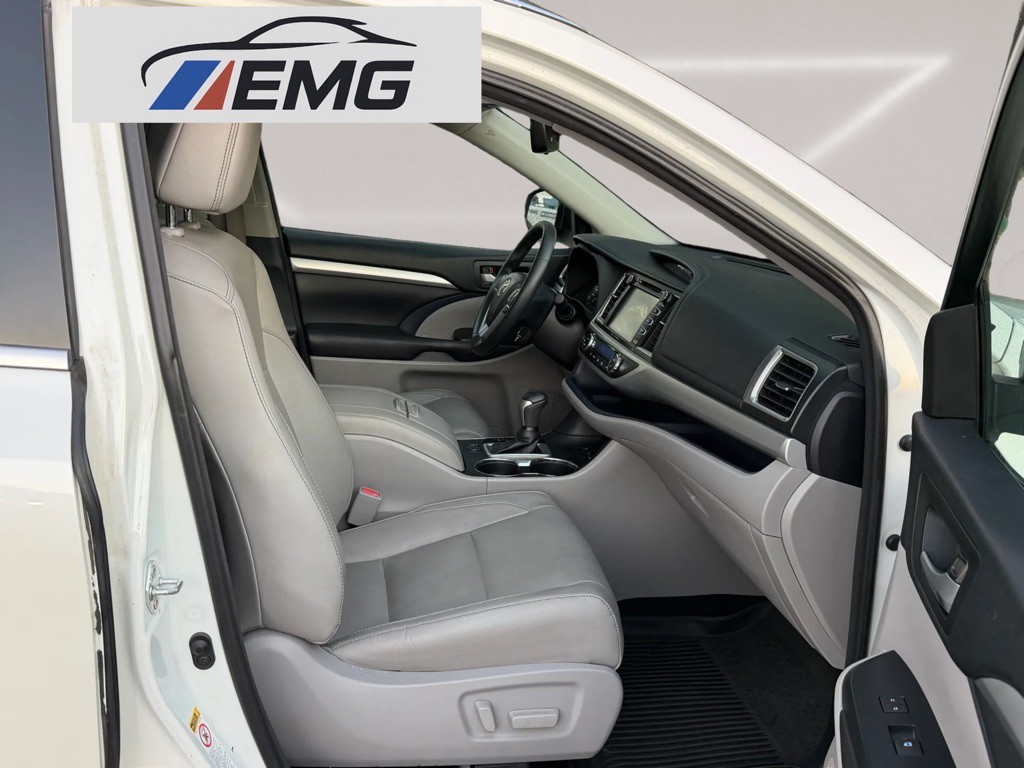 2017 Toyota Highlander Image 9