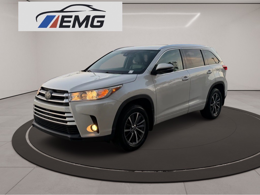 2017 Toyota Highlander Image 11