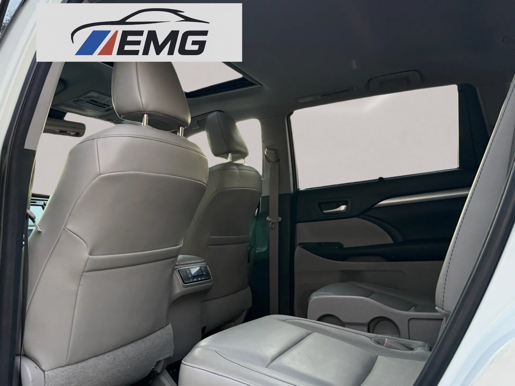 2017 Toyota Highlander Image 14