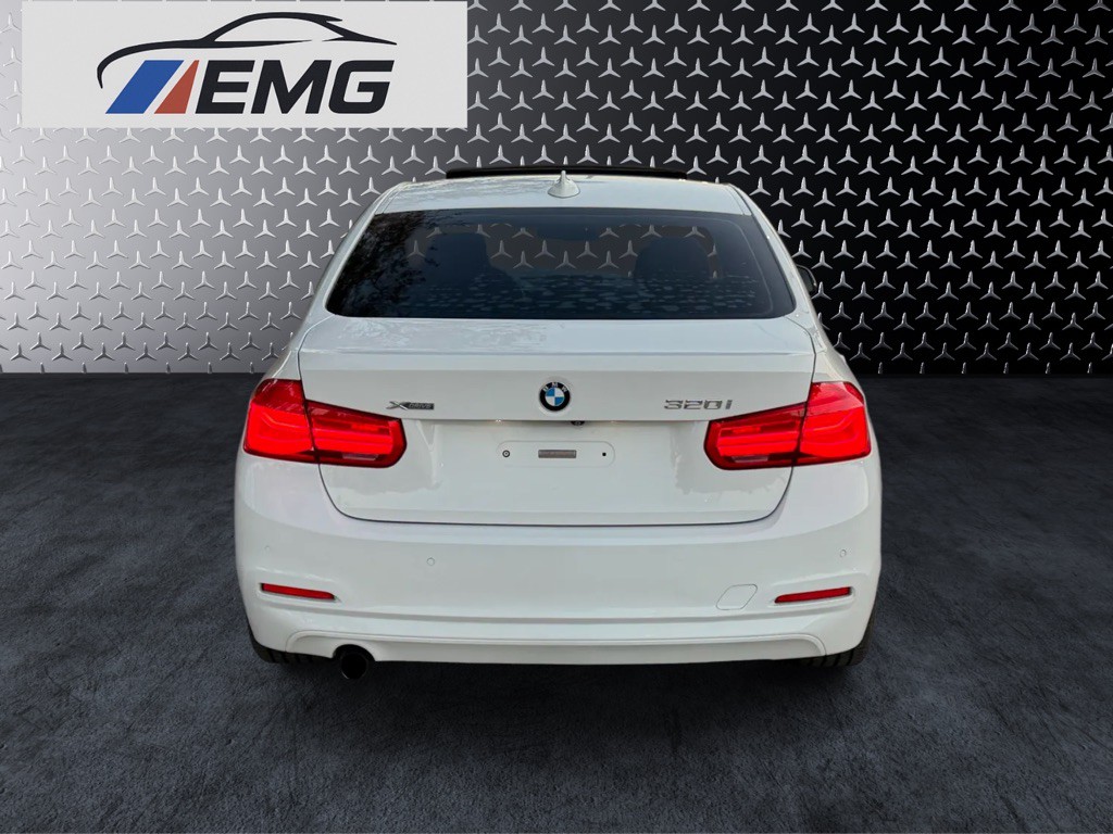 2018 BMW 3 Series Image 10