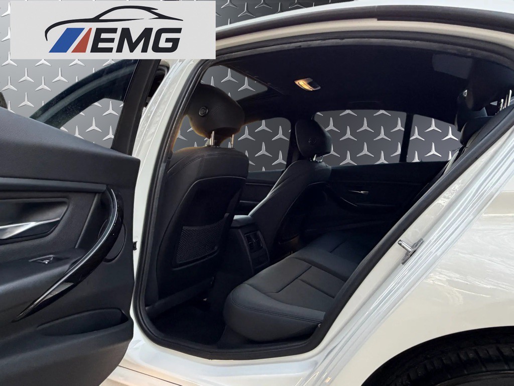 2018 BMW 3 Series Image 15
