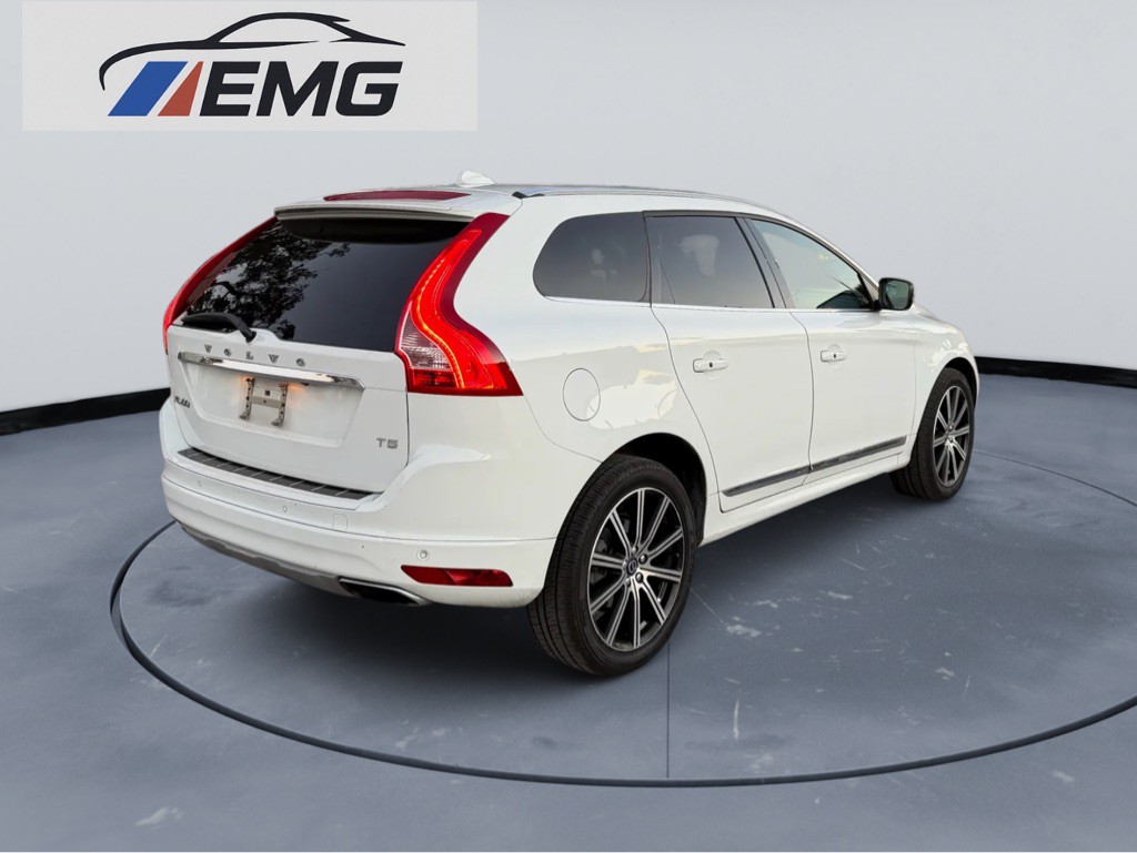 2016 Volvo XC60 Image 8