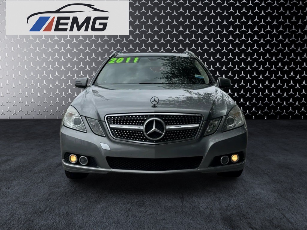 2011 Mercedes-Benz E-Class Image 3