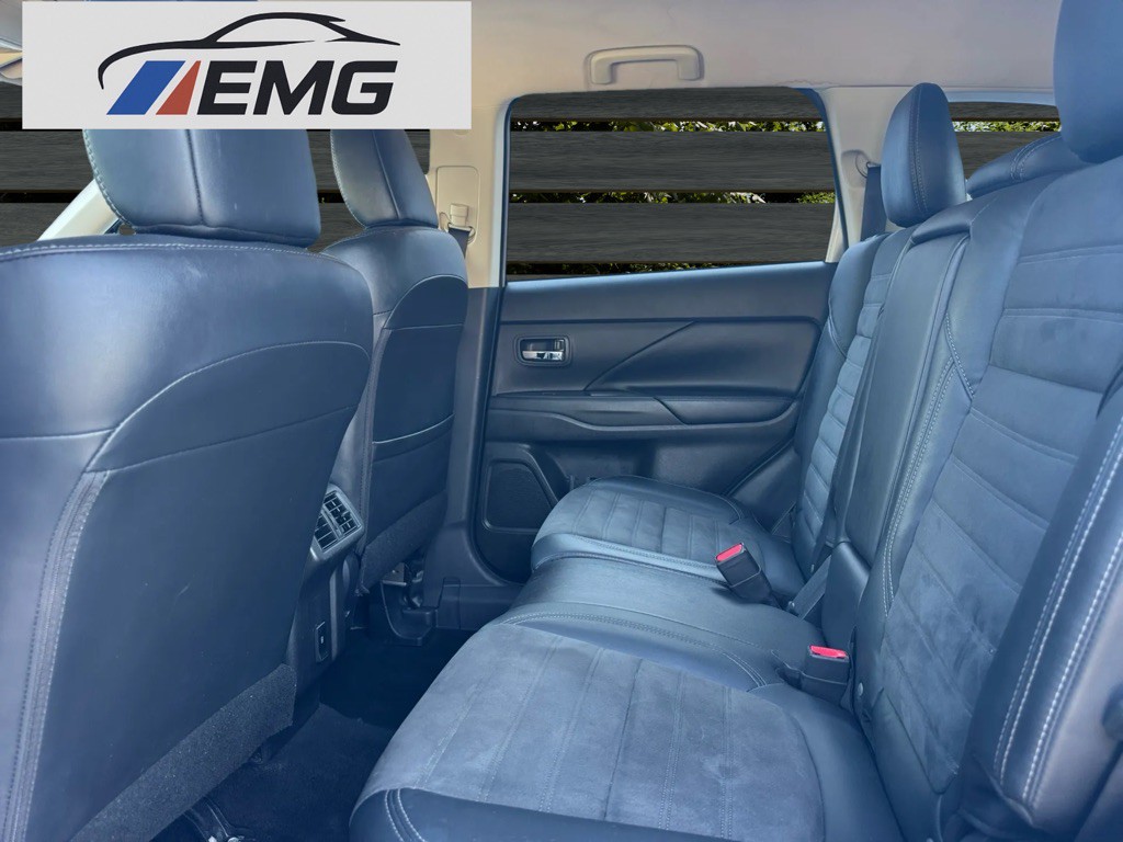 2020 Mitsubishi Outlander Image 8