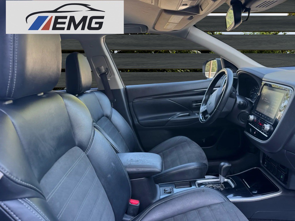 2020 Mitsubishi Outlander Image 11