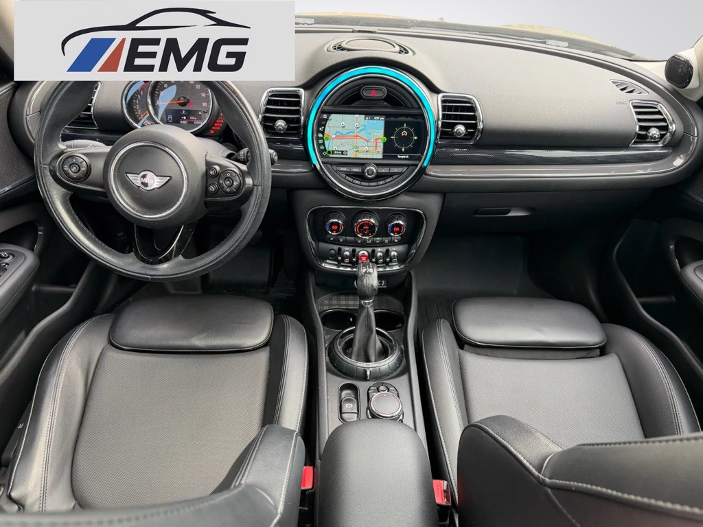 2017 MINI Cooper Image 17