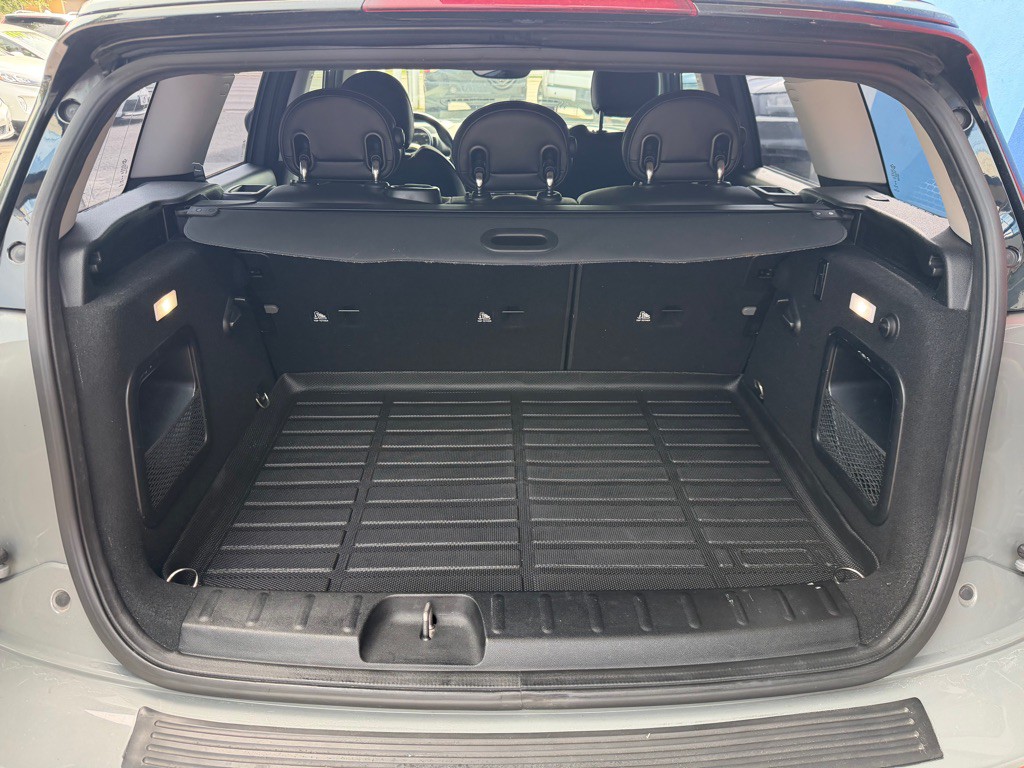 2017 MINI Cooper Image 24