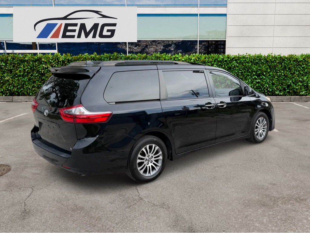 2020 Toyota Sienna Image 4