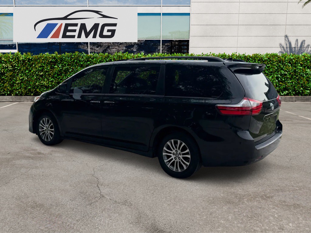 2020 Toyota Sienna Image 7