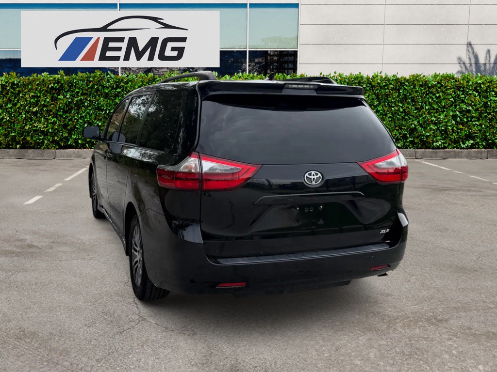 2020 Toyota Sienna Image 8