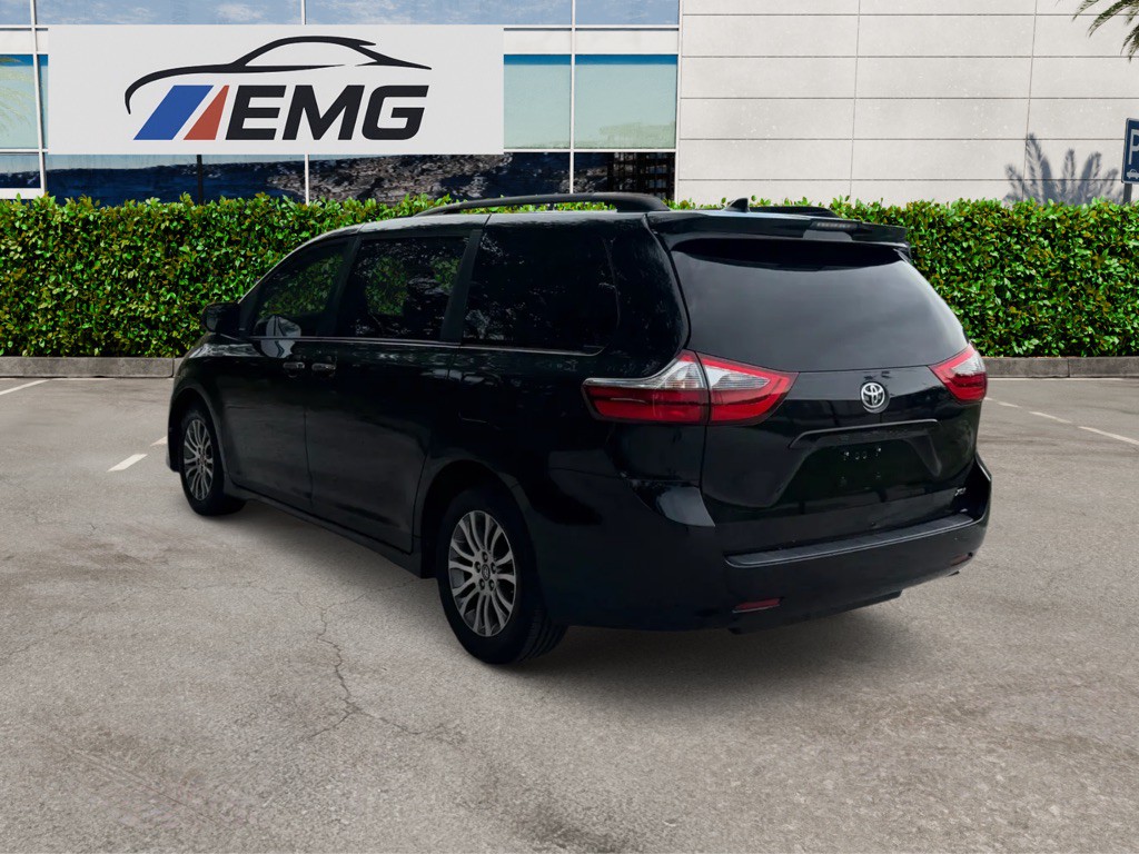 2020 Toyota Sienna Image 9