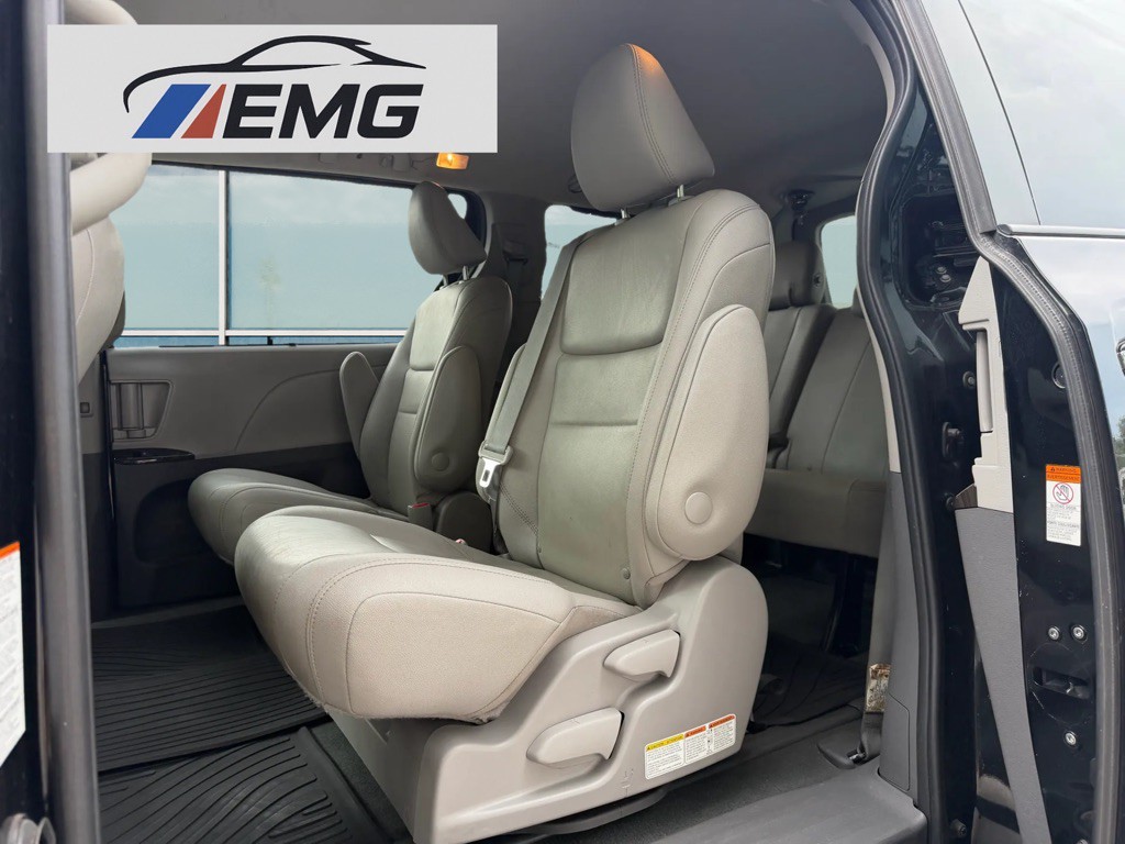 2020 Toyota Sienna Image 16