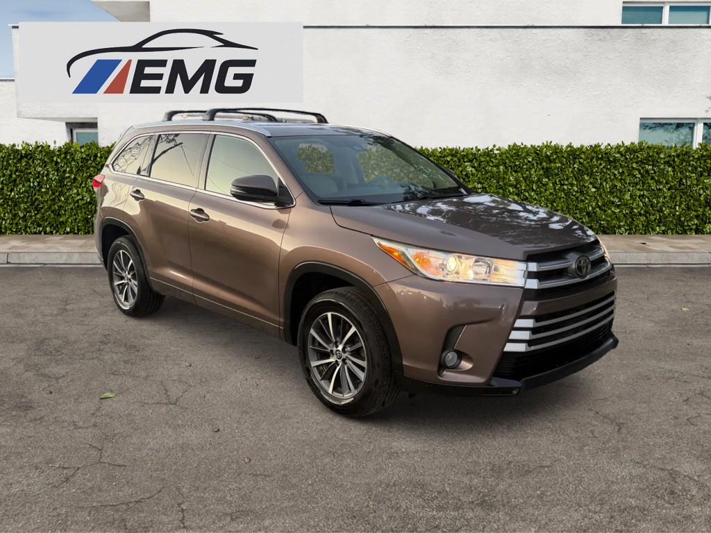 2018 Toyota Highlander Image 1