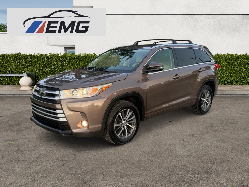2018 Toyota Highlander Image 2