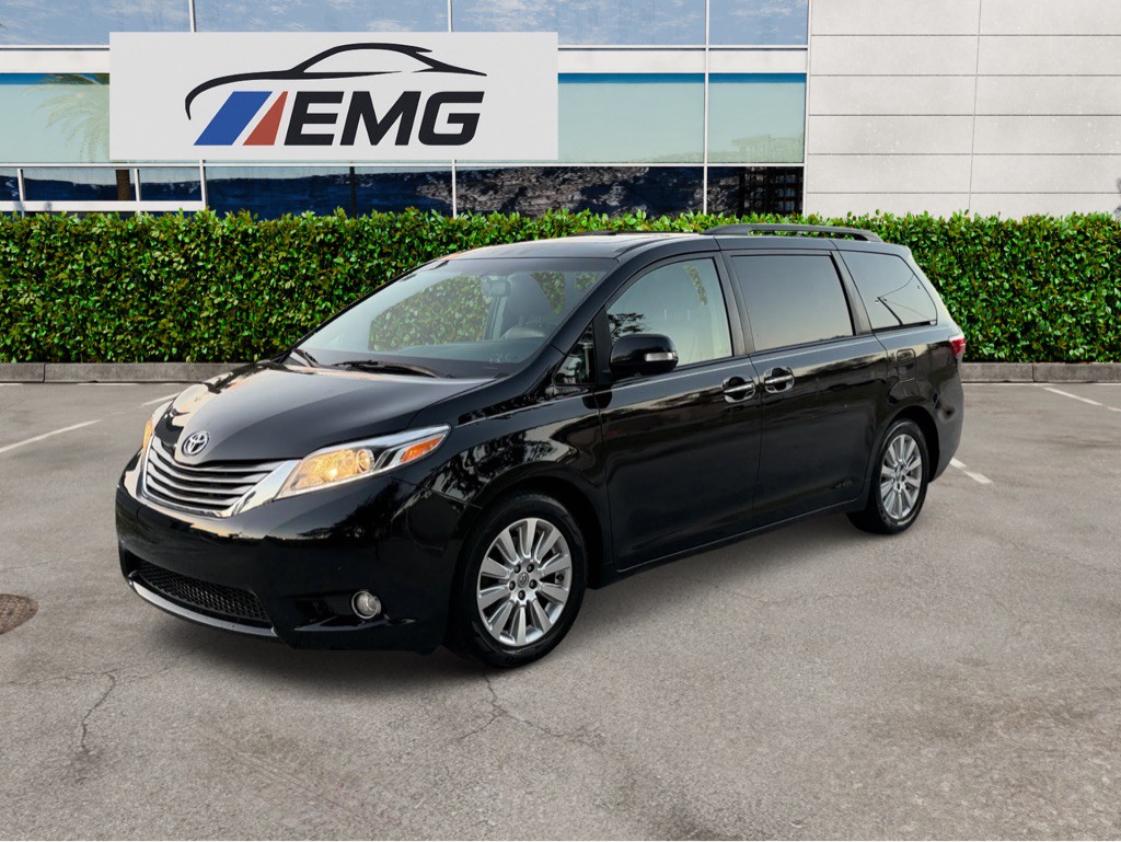2017 Toyota Sienna Image 8