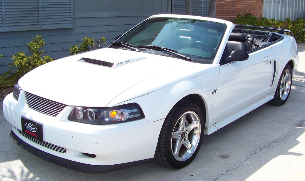 2003 Ford Mustang Image 2