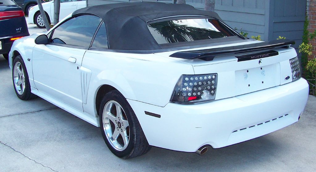 2003 Ford Mustang Image 8