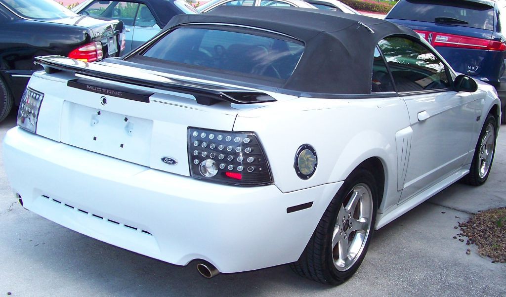 2003 Ford Mustang Image 10