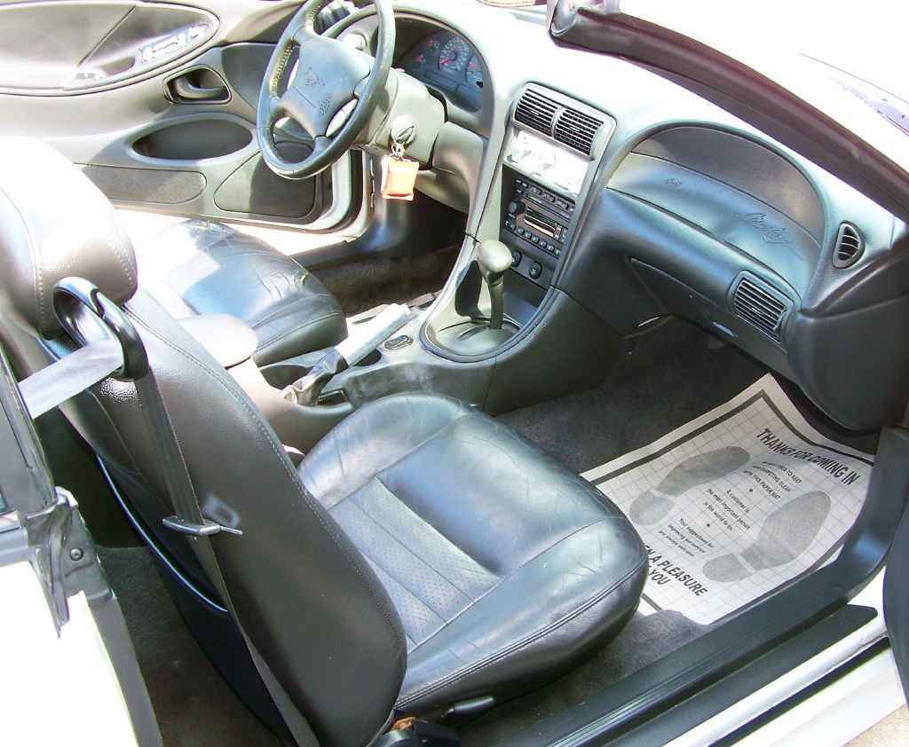 2003 Ford Mustang Image 16