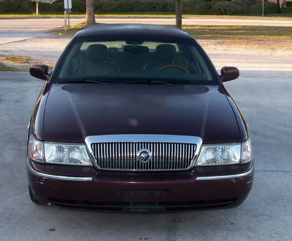 2003 Mercury Grand Marquis Image 2