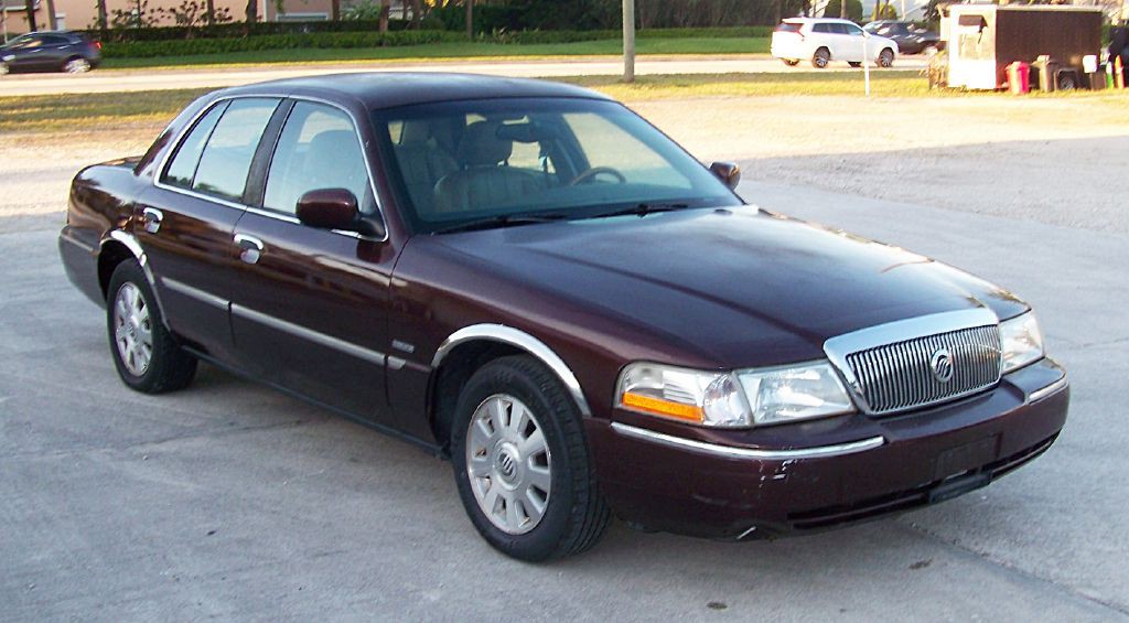2003 Mercury Grand Marquis Image 3