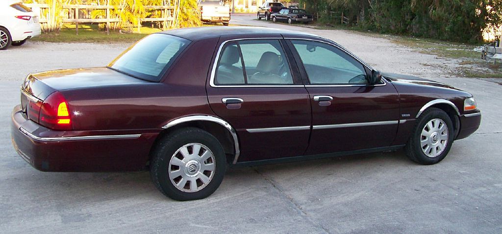 2003 Mercury Grand Marquis Image 4